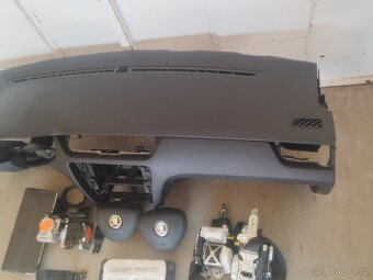 Airbagová sada Škoda Octavia 3, halogen s novou deskou - 3