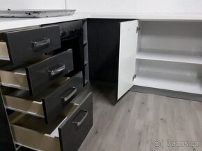 Elegantní šedá linka - 3