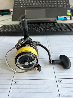 Prodám kvalitní naviják DAIWA Ballistic G LT 4000D-C - 3