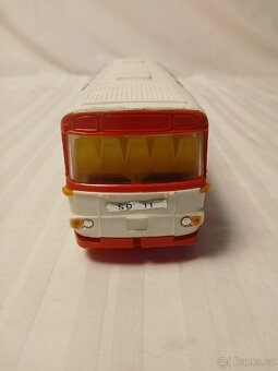 Starý autobus ITES - 3