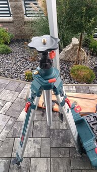 Rotační laser Bosch+stativ+lať+vak - 3