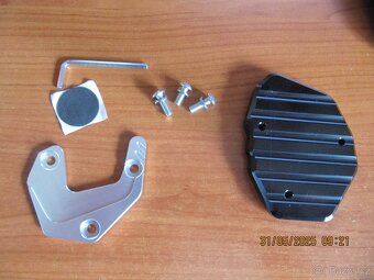 Rošíření bočního stojanu pro BMW G310GS - 3