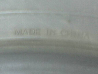 Prodej starších zimních pneumatik KUMHO 235-50-17. 6-7 mm. - 3