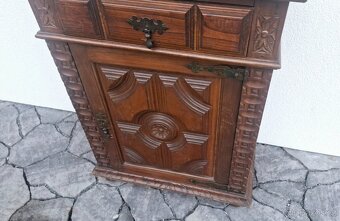 Masivní starožitná řezbovaná komoda - 3