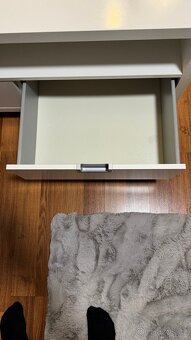 TV stolek IKEA na kolečkách – 2 šuplíky - 3
