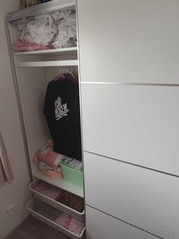 Šatní skříň bílá se zrcadlem - 3