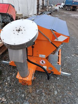 KOBIT Sypač - Nový SYKO 0,8 + centrála pro vlastní pohon - 3