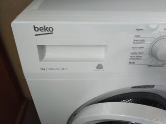Prodám plně funkční digitální SLIM pračku zn.BEKO--DOVEZU-- - 3