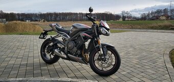 Triumph Street Triple 765 RS, naked, 1. majitel - 3