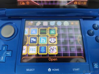 Nintendo 3DS Cobalt Blue + homebrew hack a 64GB karta - 3