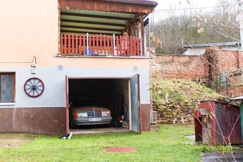 Patrový dům na vesnici-pozemek 1150 m2 - 3