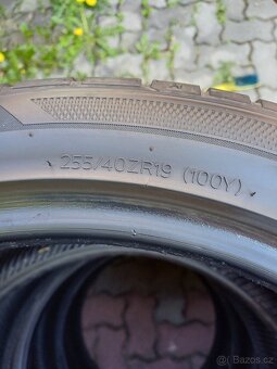 Prodám sadu letních pneu 255/40ZR19 Hankook - 3