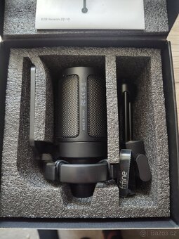 Kondenzátorový stolní mikrofon Fifine A6V - 3