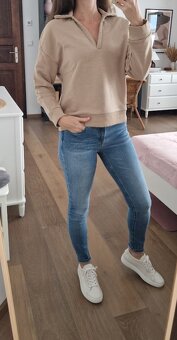 béžová mikina s výstřihem Benetton - 3