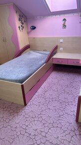 Prodám dvě postele s úložným prostorem. - 3