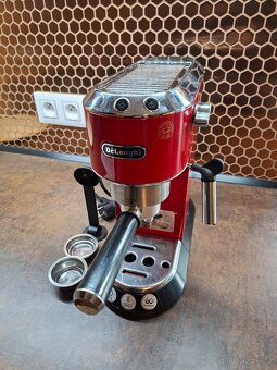 Pákový kávovar DeLonghi Dedica - 3