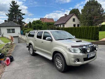 Toyota Hilux 3.0 4x4 manuál - 3