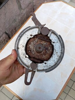 Prodám štít kola na Jawa 175/250 special - 3
