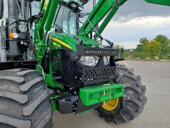 Lesní traktor JOHN DEERE 6120M - 3