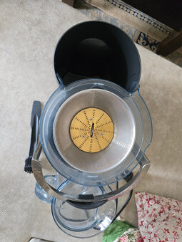 Prodám nový, téměř nepoužívaný odšťavňovač CATLER JE 4011 - 3