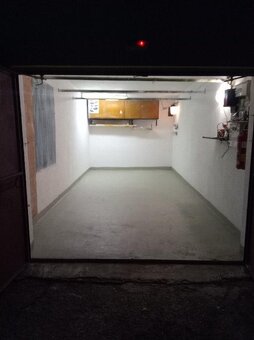 Garáž Praha Zbraslav 20m po Rekonstrukci, zabezpečeno - 3