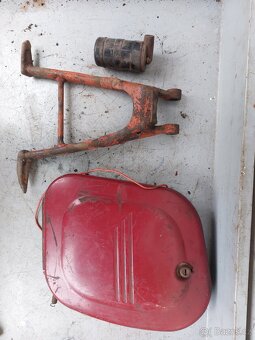 Pulbuben zelezny stojan, krasny kastlik - 3