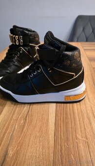 Dámské kotníkové boty GUESS - 3