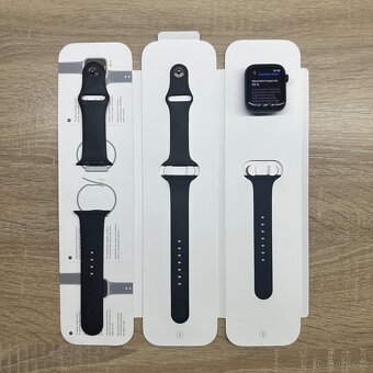 APPLE WATCH 6 44mm | 85% Baterie  | Minimum oděrek - 3