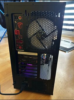 Výkonný herní / pracovní počítač - 3