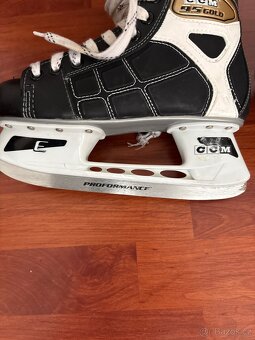Hokejové brusle CCM 95 Gold – dobrý stav - 3