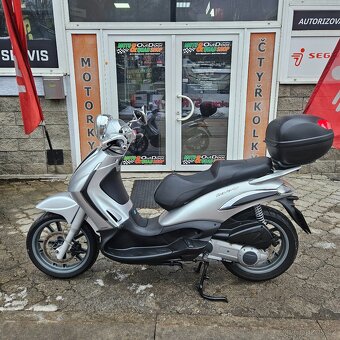 Piaggio Beverly 500, Topcase, 2x klíč - 3