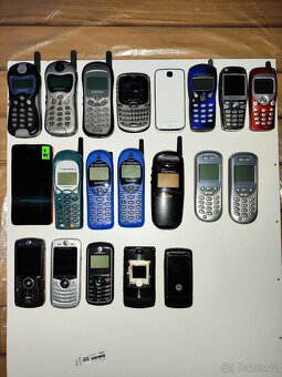 Prodám sadu mobilů - 3