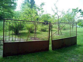 Brána - 3