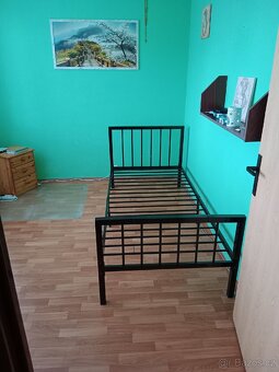 Kovový rám postele s kovovým roštem - 3