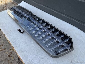 Škoda Enyaq IV 2021+ Crystal LED MASKA - 3
