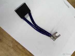 Nové uhlíky do motoru elektromobil Peugeot 106 - 3