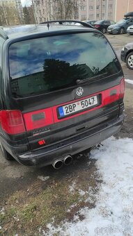 VW Sharan automat 85kW - 3