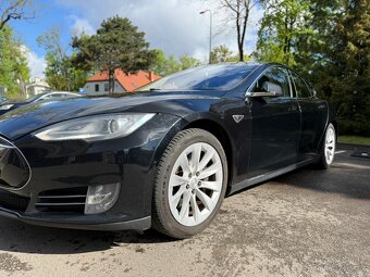 Tesla model S 85 free supercharger nové baterie Autopilot - 3
