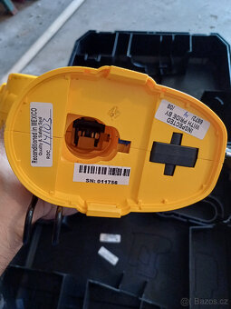 Hřebíkovačka Aku DeWalt DC608 18V - 3