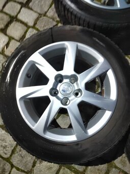 Prodám orig alu 15 Seat Ibiza 5x100 ET 38 zimní pneu - 3