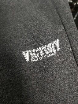 Dětské luxusní tepláky vel 160 nové - 3