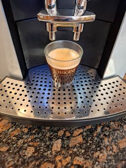 PRODÁM AUTOMATICKÝ KÁVOVAR ŠVÝCARSKÉ ZN. JURA IMPRESSA F90 - 3