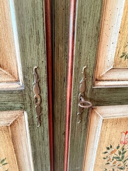 Malovaný starožitný nábytek - 3