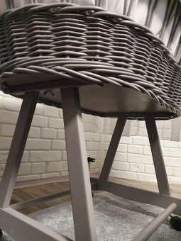 Proutěná postýlka s nebesy - 3