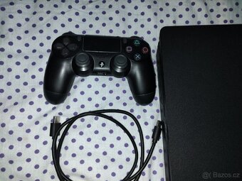 Playstation 4 - 3