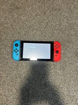 Nintendo Switch + hra a příslušenství - 3