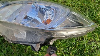 Přední světlo Subaru XV 2012- - 3