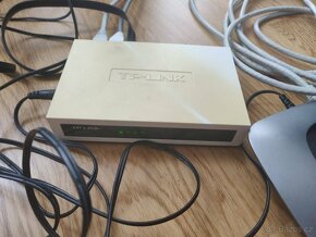 TP-Link TL-SF1008D Switch 100Mbit - 3