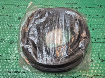 těsnění okna dělící stěny VW transporter T5 7H0845321 - 3