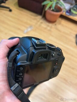 Nikon D3100 - 3